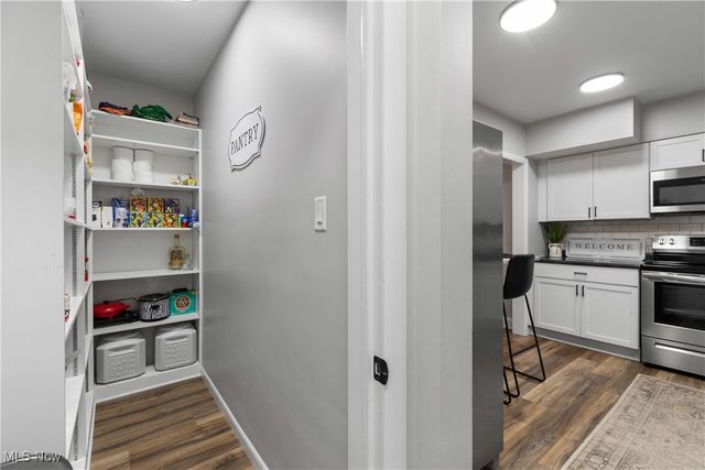 6 5th Street NE, Barberton, OH 44203