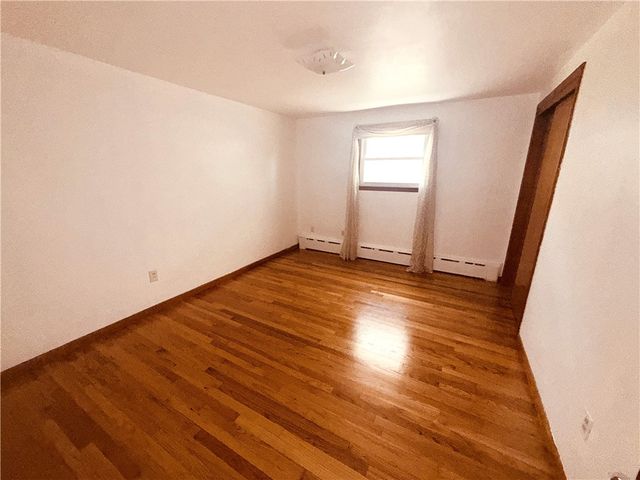 25 Thurston Avenue B, Newport, RI 02840