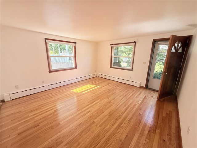 25 Thurston Avenue B, Newport, RI 02840