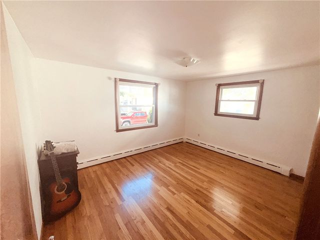 25 Thurston Avenue B, Newport, RI 02840