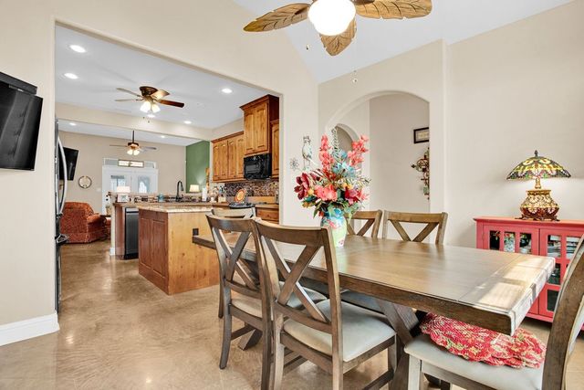 717 White Bear Trail, Lindale, TX 75771