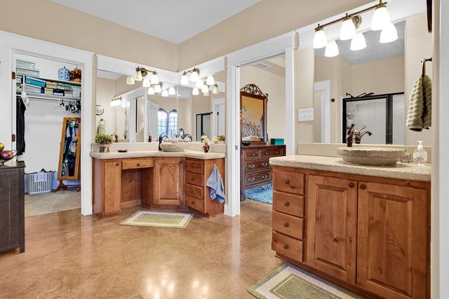 717 White Bear Trail, Lindale, TX 75771