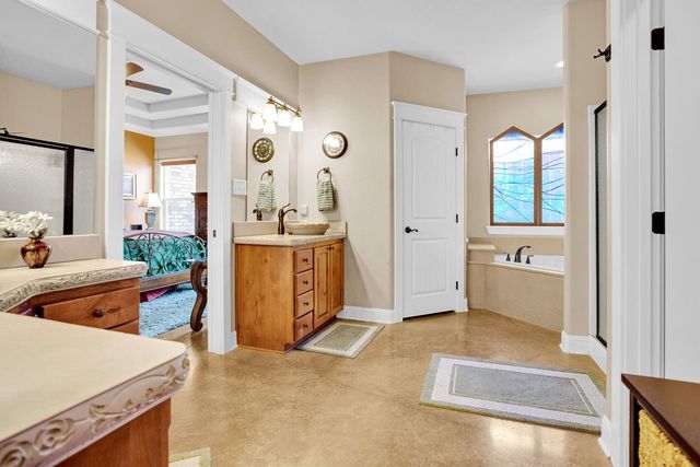 717 White Bear Trail, Lindale, TX 75771