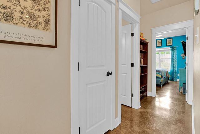 717 White Bear Trail, Lindale, TX 75771