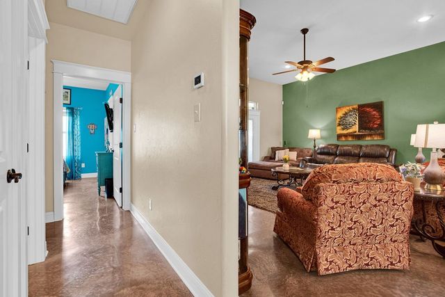 717 White Bear Trail, Lindale, TX 75771