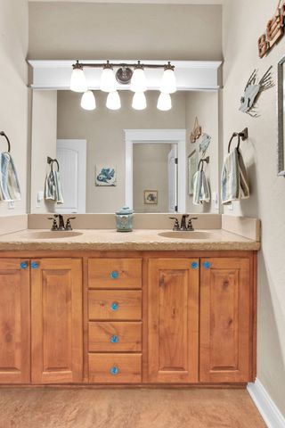 717 White Bear Trail, Lindale, TX 75771