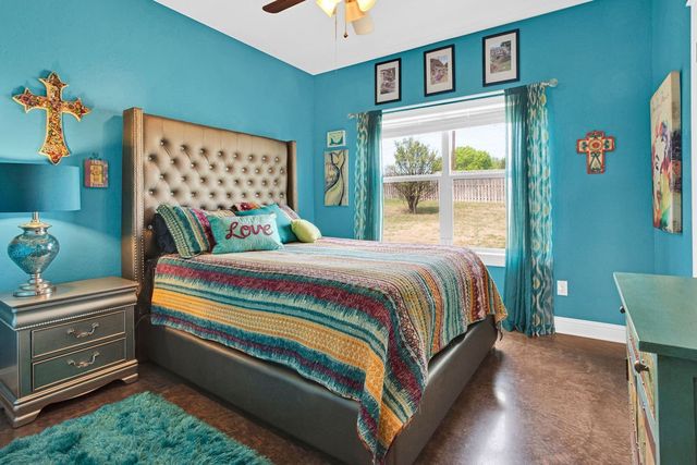 717 White Bear Trail, Lindale, TX 75771