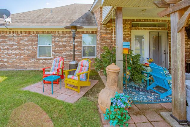 717 White Bear Trail, Lindale, TX 75771