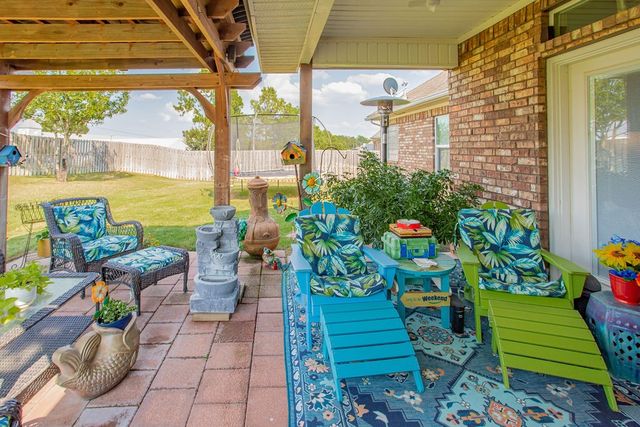717 White Bear Trail, Lindale, TX 75771
