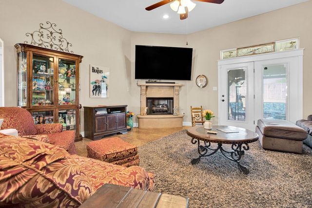 717 White Bear Trail, Lindale, TX 75771