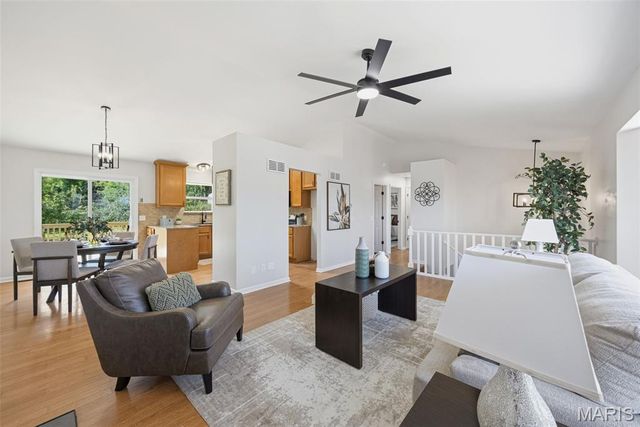 3261 5 Oaks Drive, Arnold, MO 63010