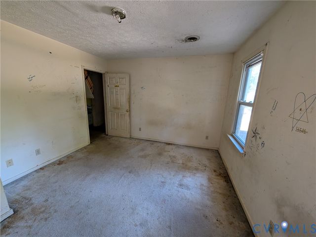 914 Spirea Rd, Chesterfield, VA 23236