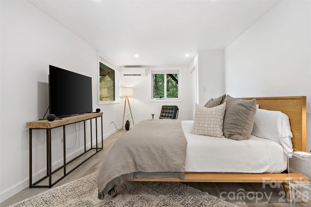 68 Lakey Gap Heights, Black Mountain, NC 28711