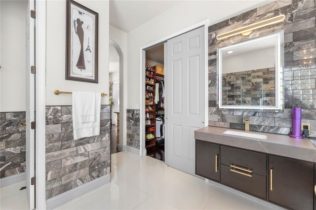 20120 SHADY HILL LANE, Tampa, FL 33647