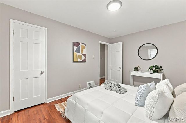 7617 Taber Drive, St Louis, MO 63133
