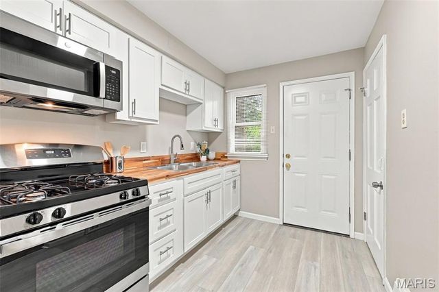 7617 Taber Drive, St Louis, MO 63133