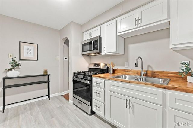 7617 Taber Drive, St Louis, MO 63133