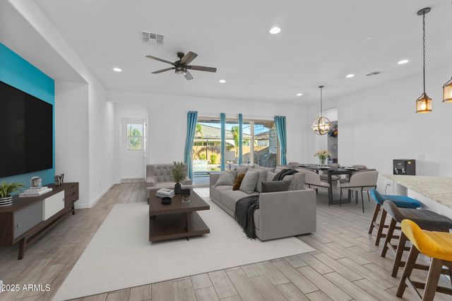 3922 E KENLEY Lane, San Tan Valley, AZ 85143