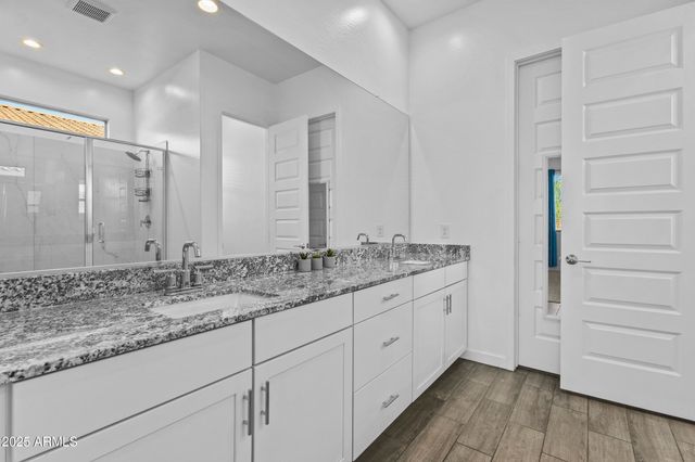 3922 E KENLEY Lane, San Tan Valley, AZ 85143