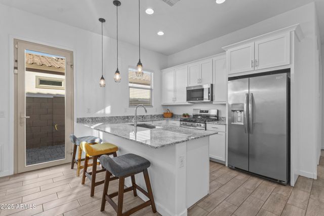 3922 E KENLEY Lane, San Tan Valley, AZ 85143