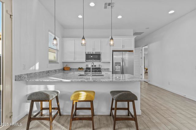 3922 E KENLEY Lane, San Tan Valley, AZ 85143