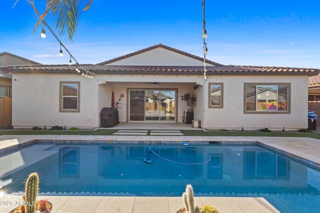 3922 E KENLEY Lane, San Tan Valley, AZ 85143