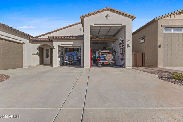3922 E KENLEY Lane, San Tan Valley, AZ 85143