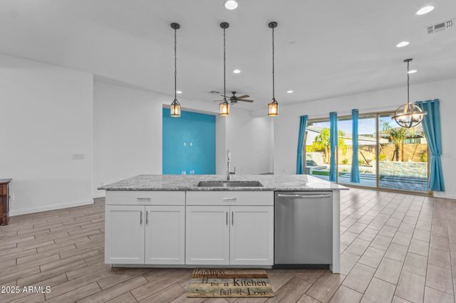 3922 E KENLEY Lane, San Tan Valley, AZ 85143