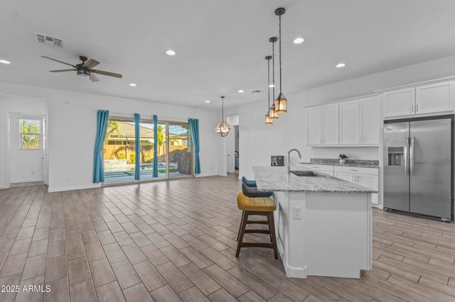 3922 E KENLEY Lane, San Tan Valley, AZ 85143