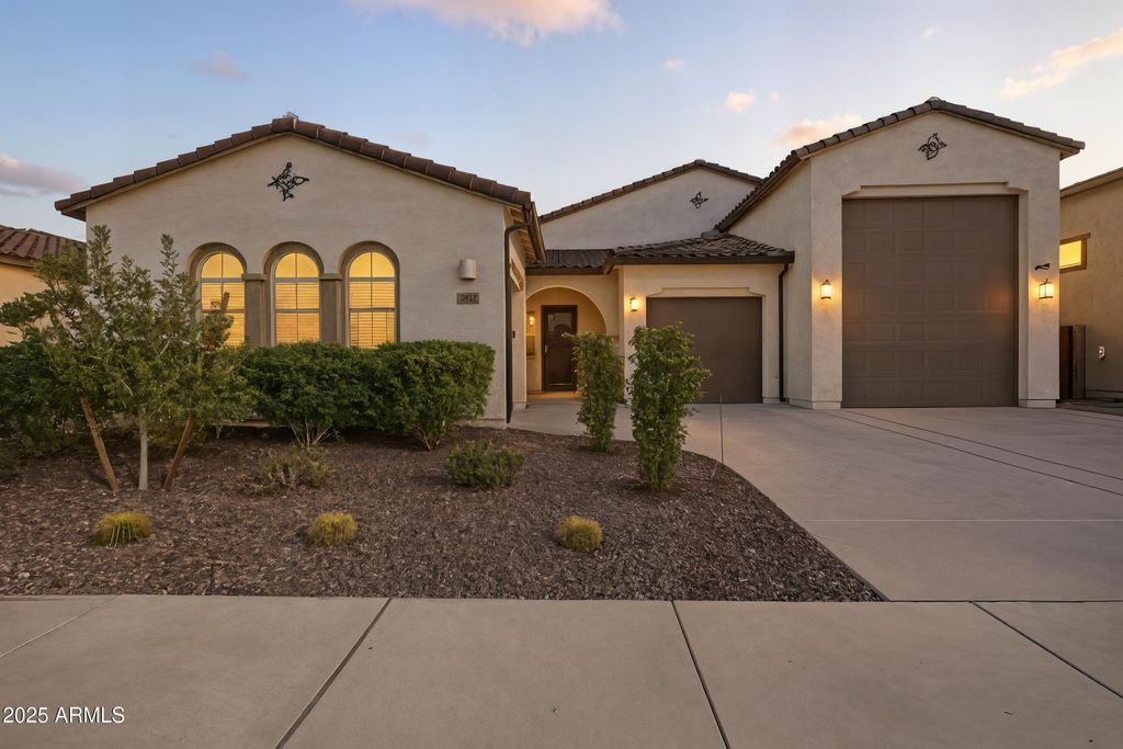 3922 E KENLEY Lane, San Tan Valley, AZ 85143