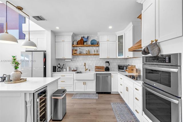 11203 NW 73rd Terrace, Doral, FL 33178