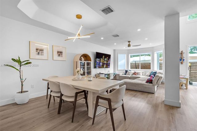 11203 NW 73rd Terrace, Doral, FL 33178