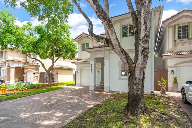 11203 NW 73rd Terrace, Doral, FL 33178
