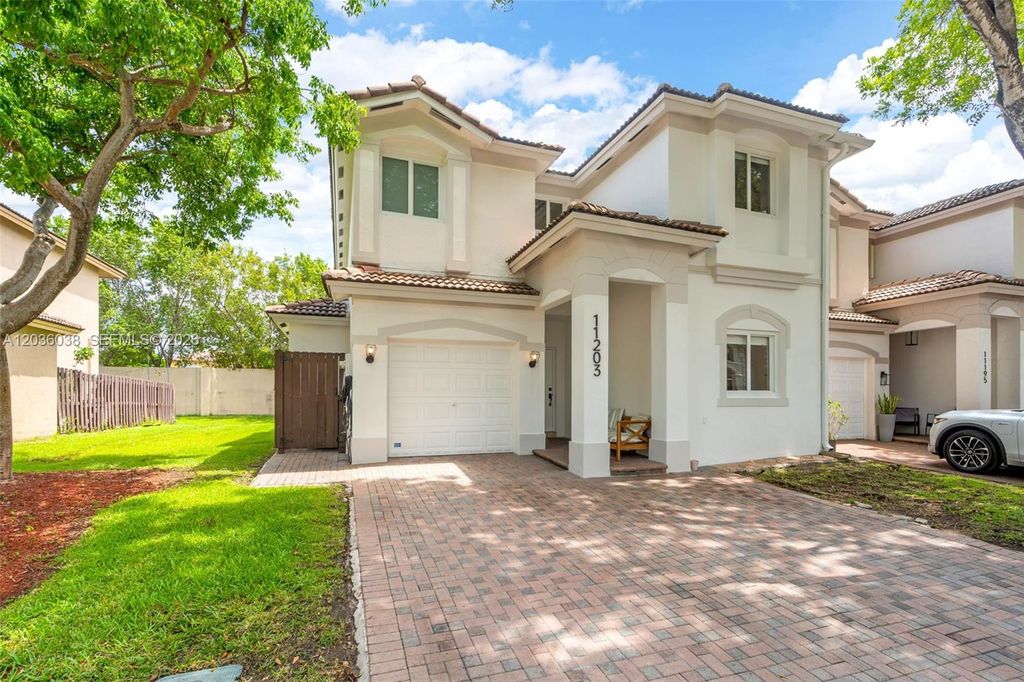 11203 NW 73rd Terrace, Doral, FL 33178