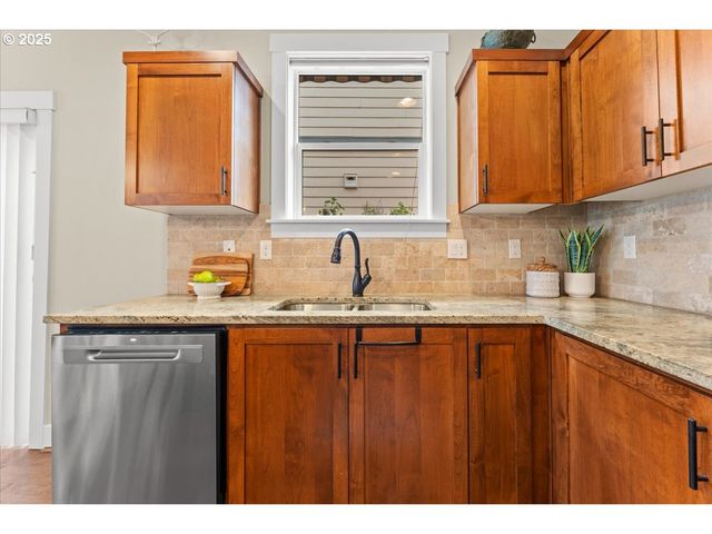 517 Sw 199TH Ave, Beaverton, OR 97006