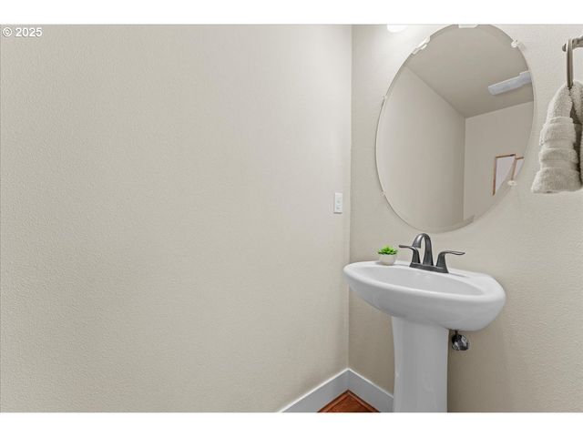 517 Sw 199TH Ave, Beaverton, OR 97006