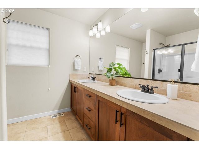 517 Sw 199TH Ave, Beaverton, OR 97006