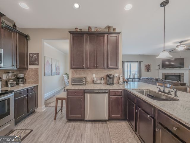 2106 Bridgewater Pass, Hampton, GA 30228