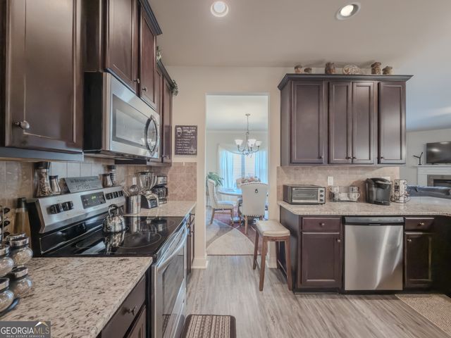 2106 Bridgewater Pass, Hampton, GA 30228