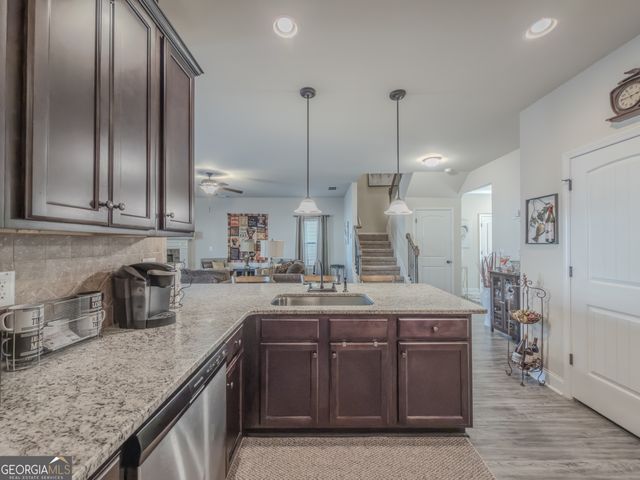 2106 Bridgewater Pass, Hampton, GA 30228