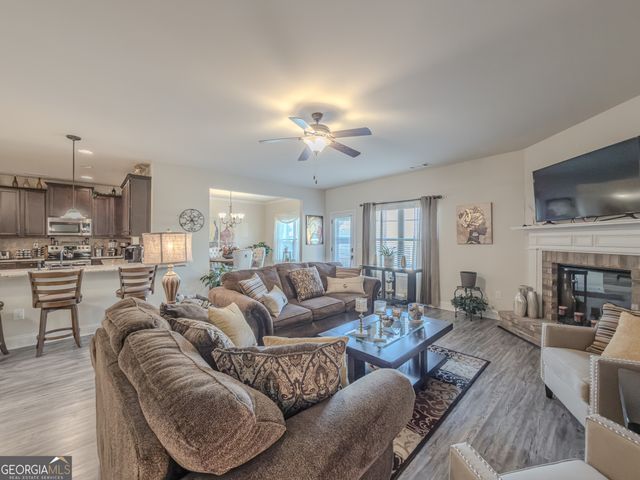 2106 Bridgewater Pass, Hampton, GA 30228