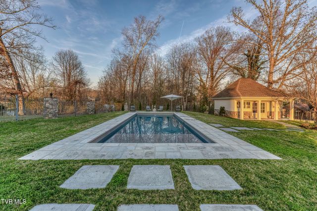 1128 Mountain Vista Pvt Drive, Bristol, TN 37620
