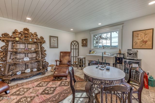 1128 Mountain Vista Pvt Drive, Bristol, TN 37620