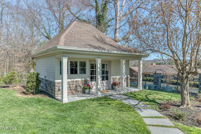 1128 Mountain Vista Pvt Drive, Bristol, TN 37620