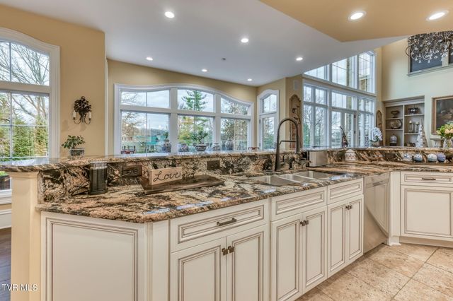 1128 Mountain Vista Pvt Drive, Bristol, TN 37620
