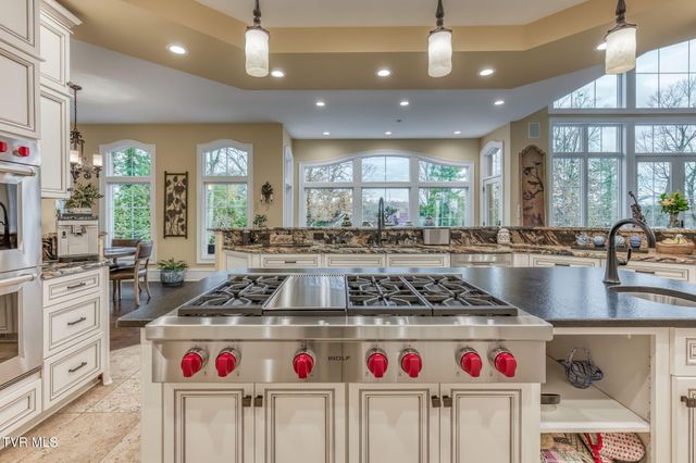 1128 Mountain Vista Pvt Drive, Bristol, TN 37620