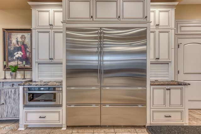1128 Mountain Vista Pvt Drive, Bristol, TN 37620