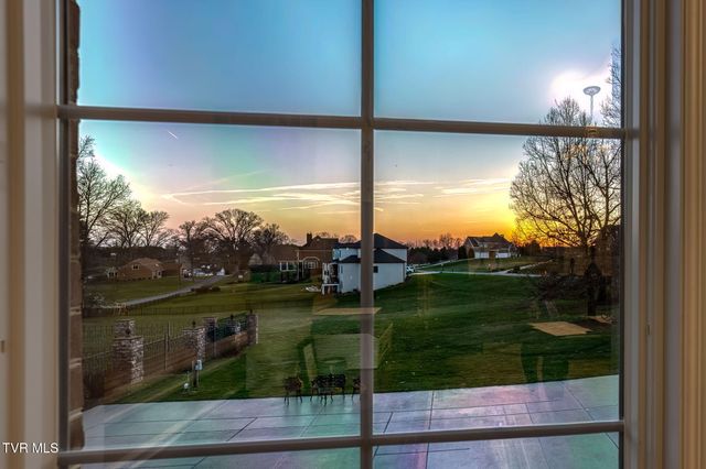 1128 Mountain Vista Pvt Drive, Bristol, TN 37620