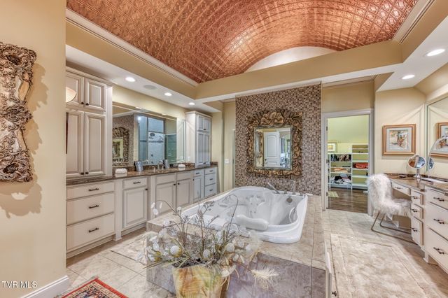 1128 Mountain Vista Pvt Drive, Bristol, TN 37620