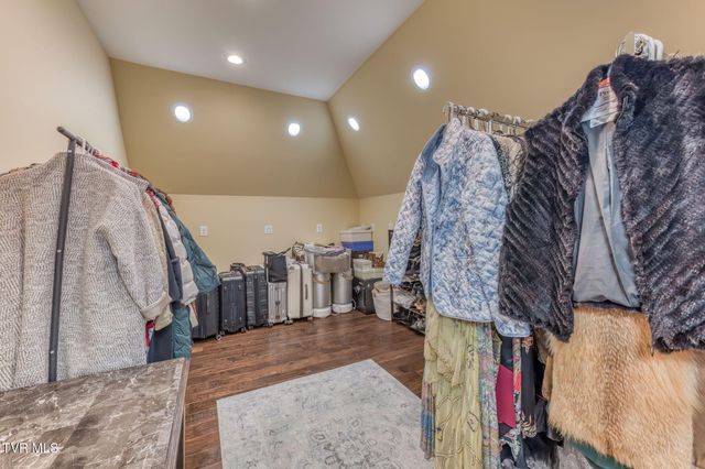 1128 Mountain Vista Pvt Drive, Bristol, TN 37620